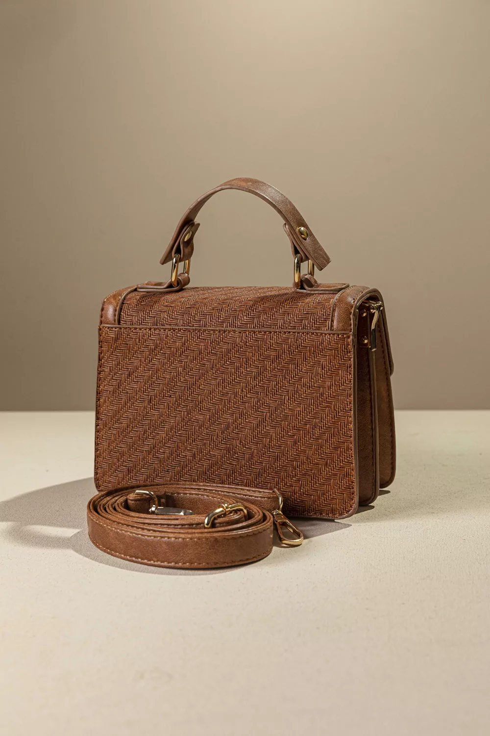 Τσάντα χειρός με υφή ψάθας