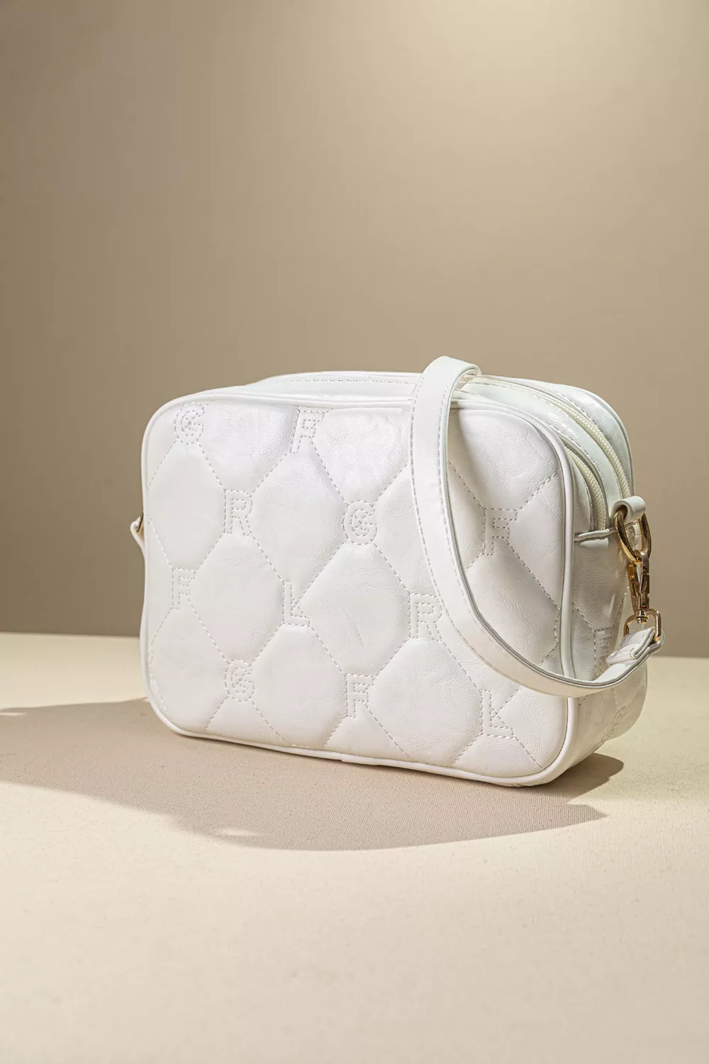 Καπιτονέ τριθέσια τσάντα χειρός