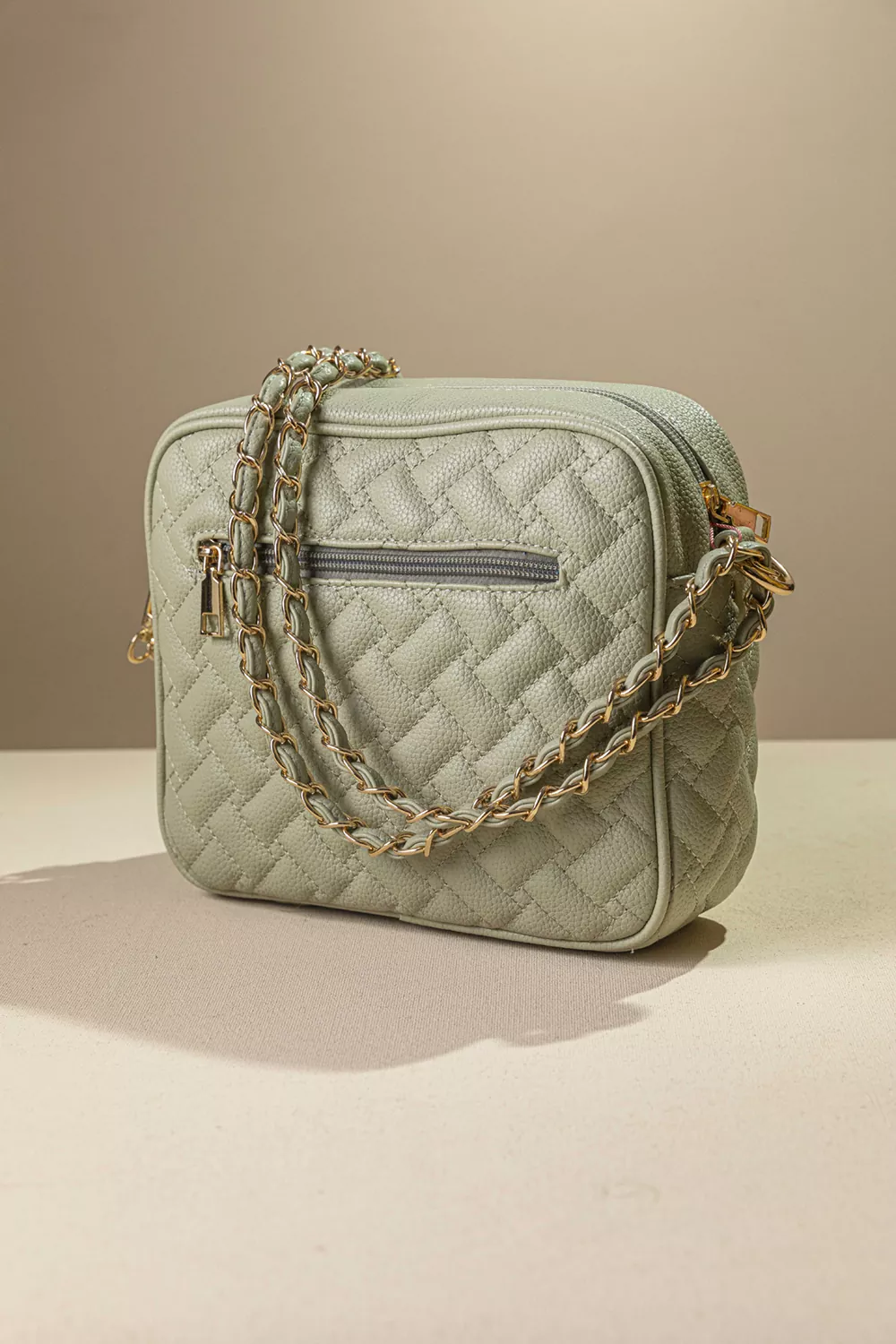 Διαχρονική τσάντα με αλυσίδα