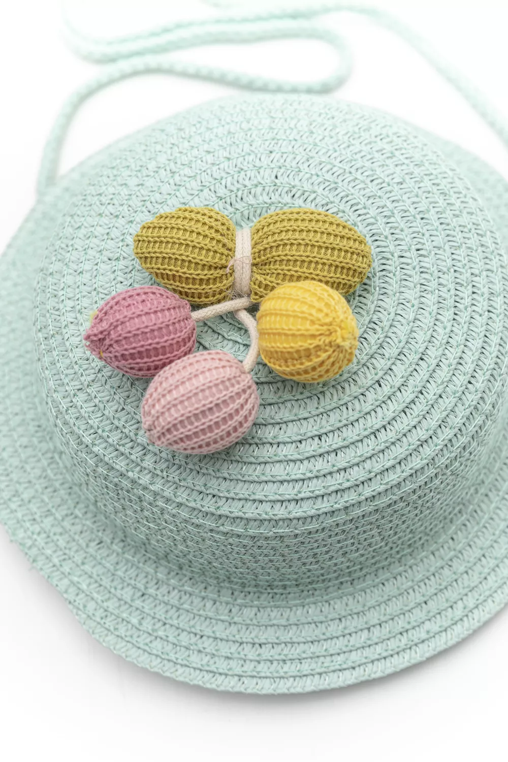 Παιδικό ψάθινο τσαντάκι σε σχήμα καπέλου