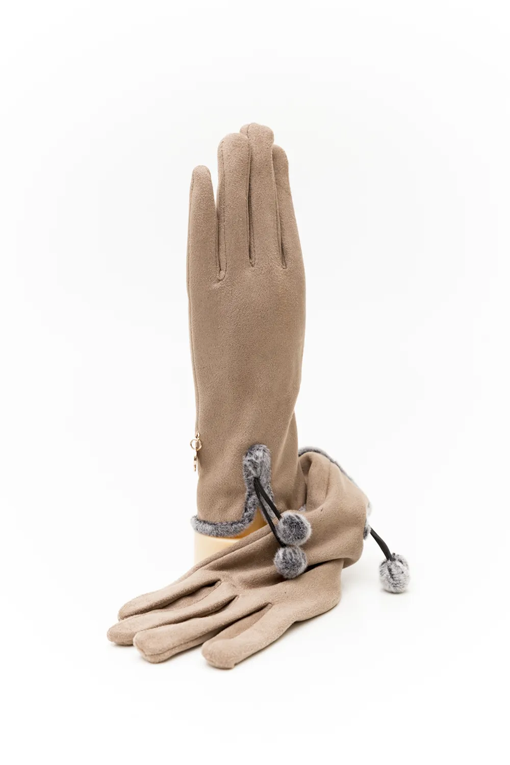 Γάντι γυναικείο με γούνινο φινίρισμα και φουντάκια.