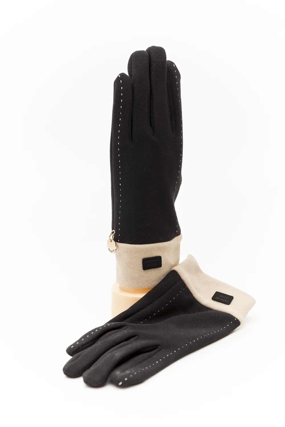 Γάντι γυναικείο με υφή τσόχας Γάντι γυναικείο με υφή τσόχας