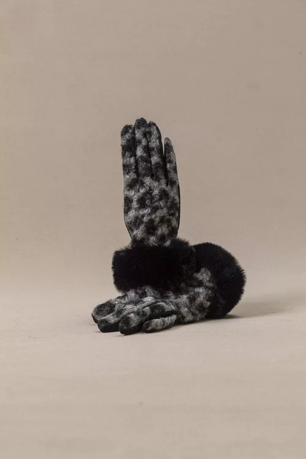 Γάντι γυναικείο μπουκλέ leopard Γάντι γυναικείο μπουκλέ leopard