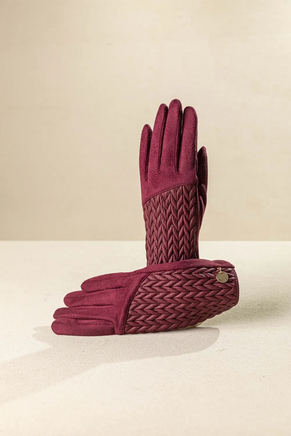 Γάντι με καπιτονέ υφή Γάντι με καπιτονέ υφή