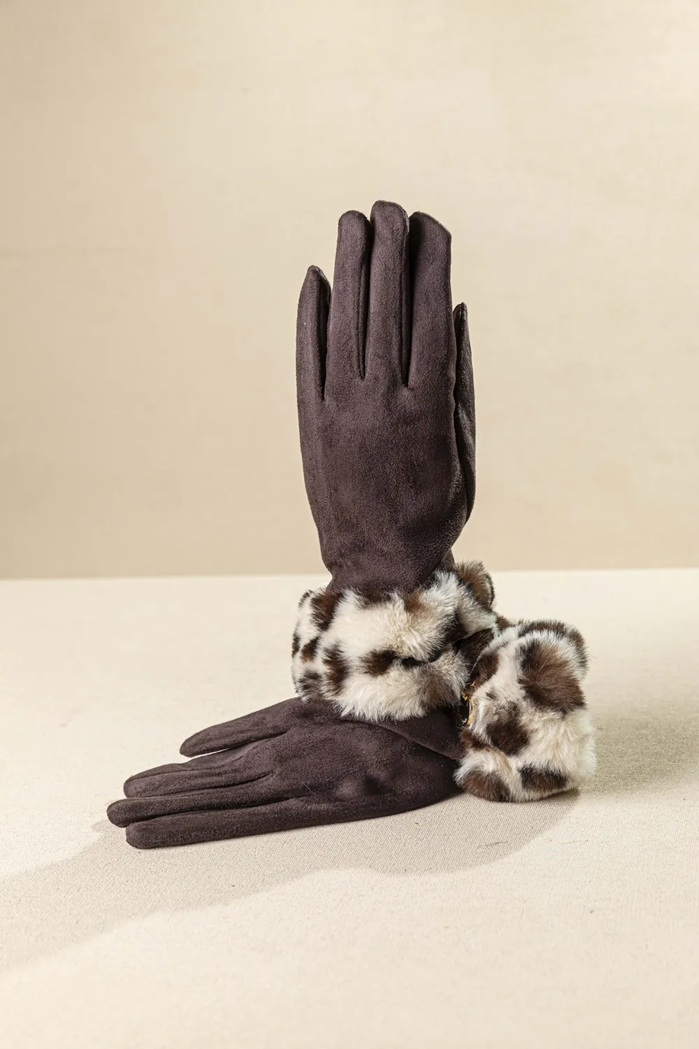 Γάντι γυναικείο με animal γούνα Γάντι γυναικείο με animal γούνα