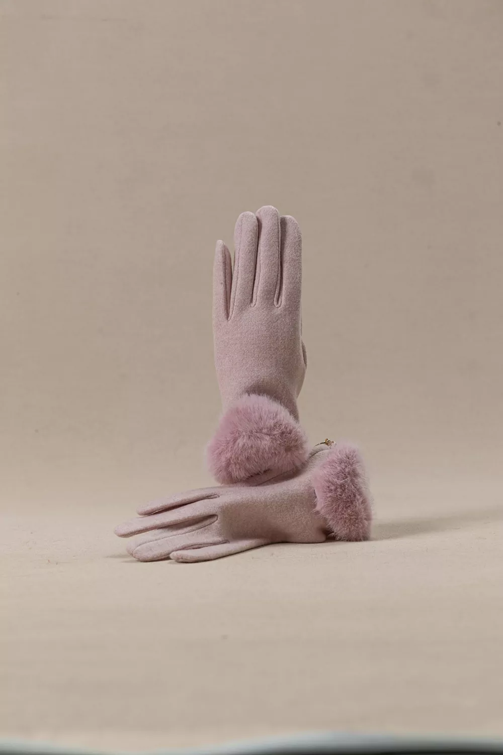 Γάντι γυναικείο με οικολογική γούνα καρδιά