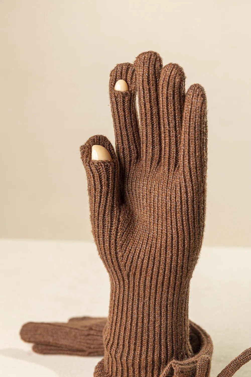 Πλεκτό γυναικείο γάντι με διακριτικό φιόγκο