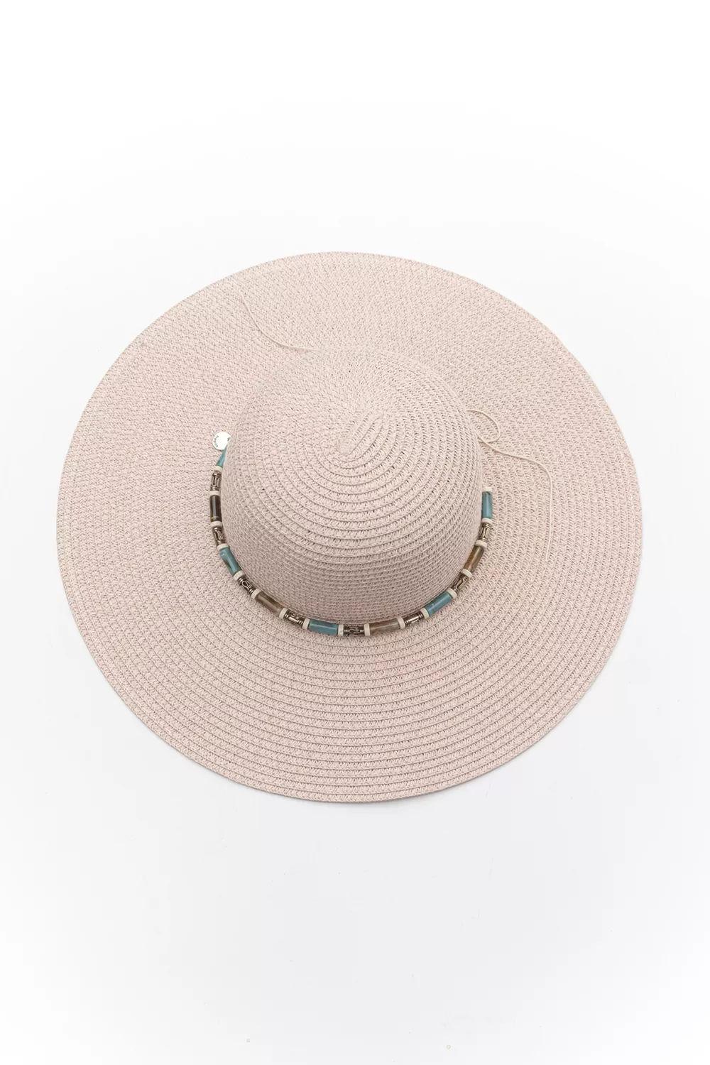 Καπέλο ψάθινο με φαρδύ γείσο και διακοσμητικές χάντρες Καπέλο ψάθινο με φαρδύ γείσο και διακοσμητικές χάντρες