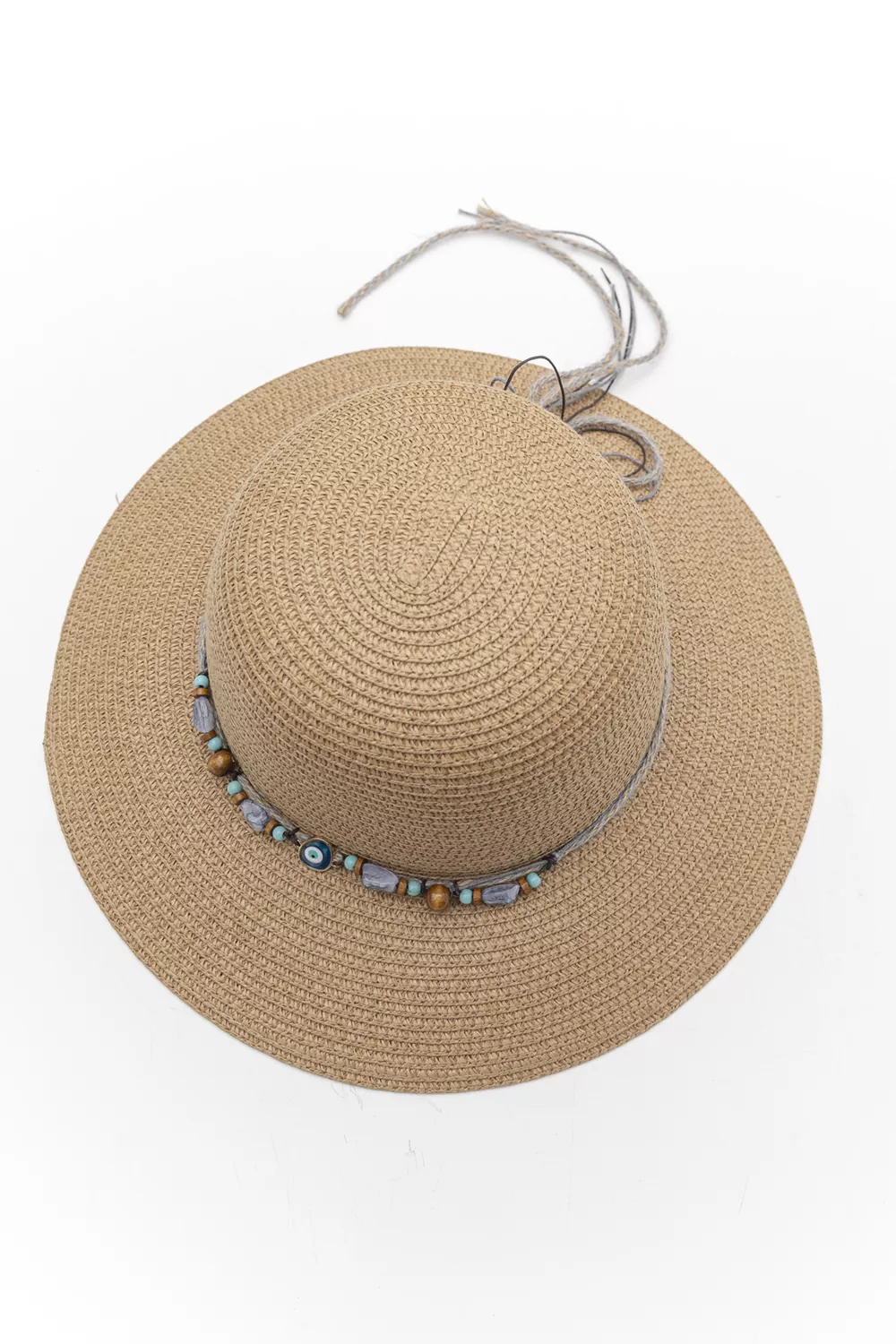 Γυναικείο ψάθινο καπέλο με διακοσμητικές χάντρες Γυναικείο ψάθινο καπέλο με διακοσμητικές χάντρες