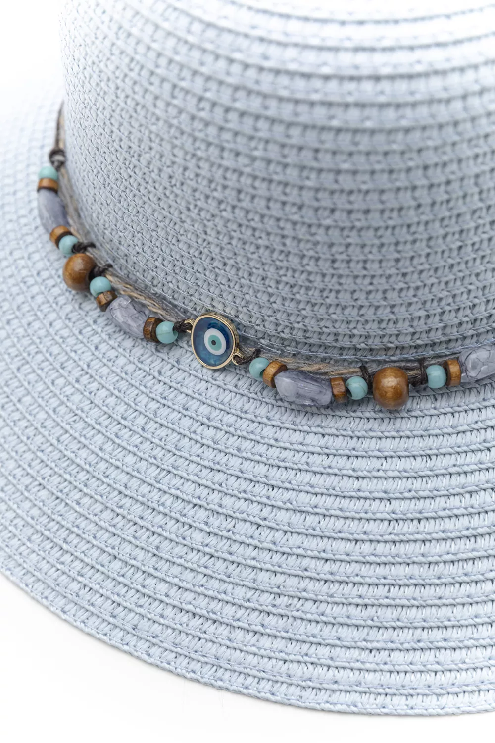 Γυναικείο ψάθινο καπέλο με διακοσμητικές χάντρες Γυναικείο ψάθινο καπέλο με διακοσμητικές χάντρες