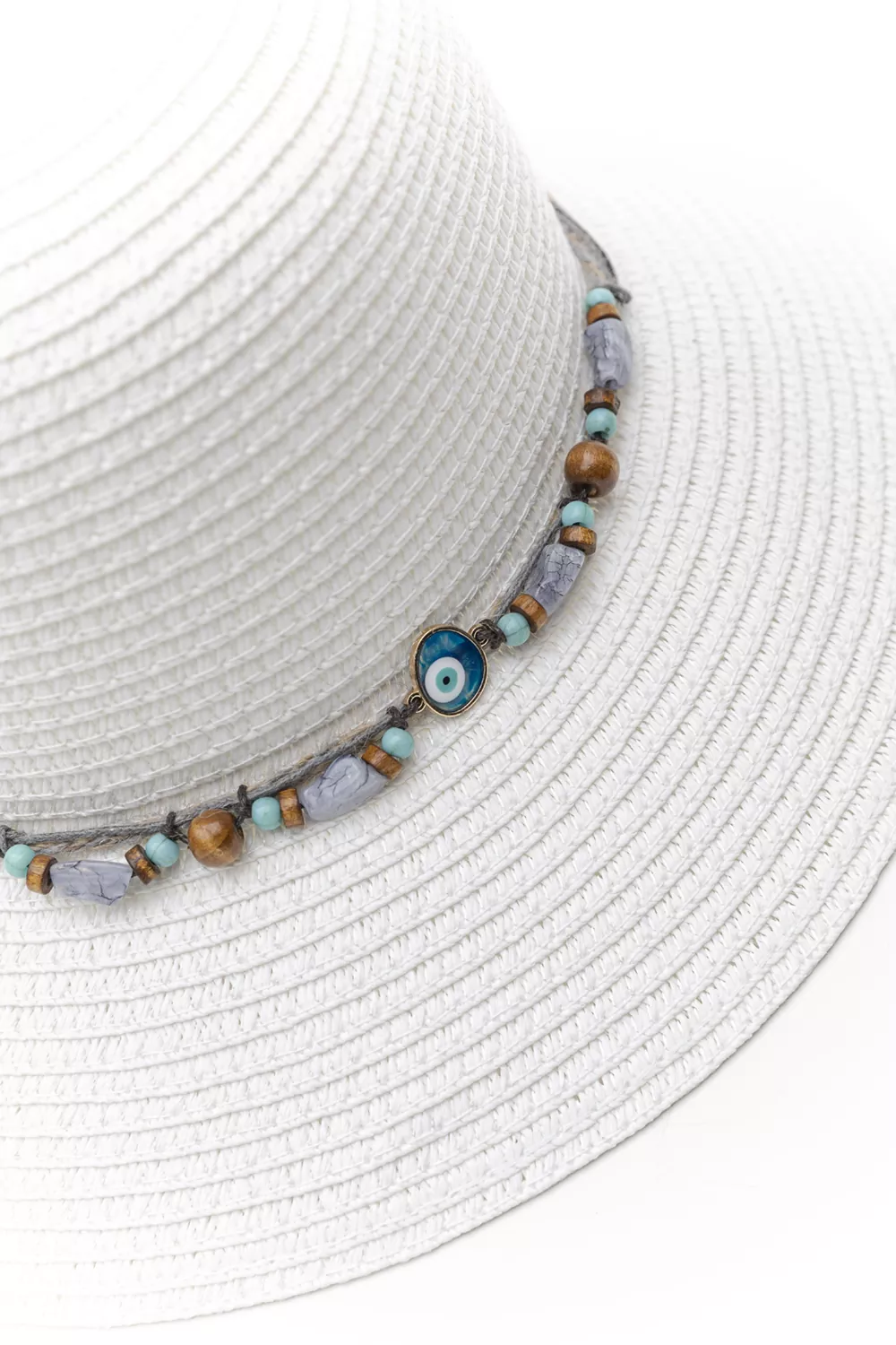 Γυναικείο ψάθινο καπέλο με διακοσμητικές χάντρες Γυναικείο ψάθινο καπέλο με διακοσμητικές χάντρες