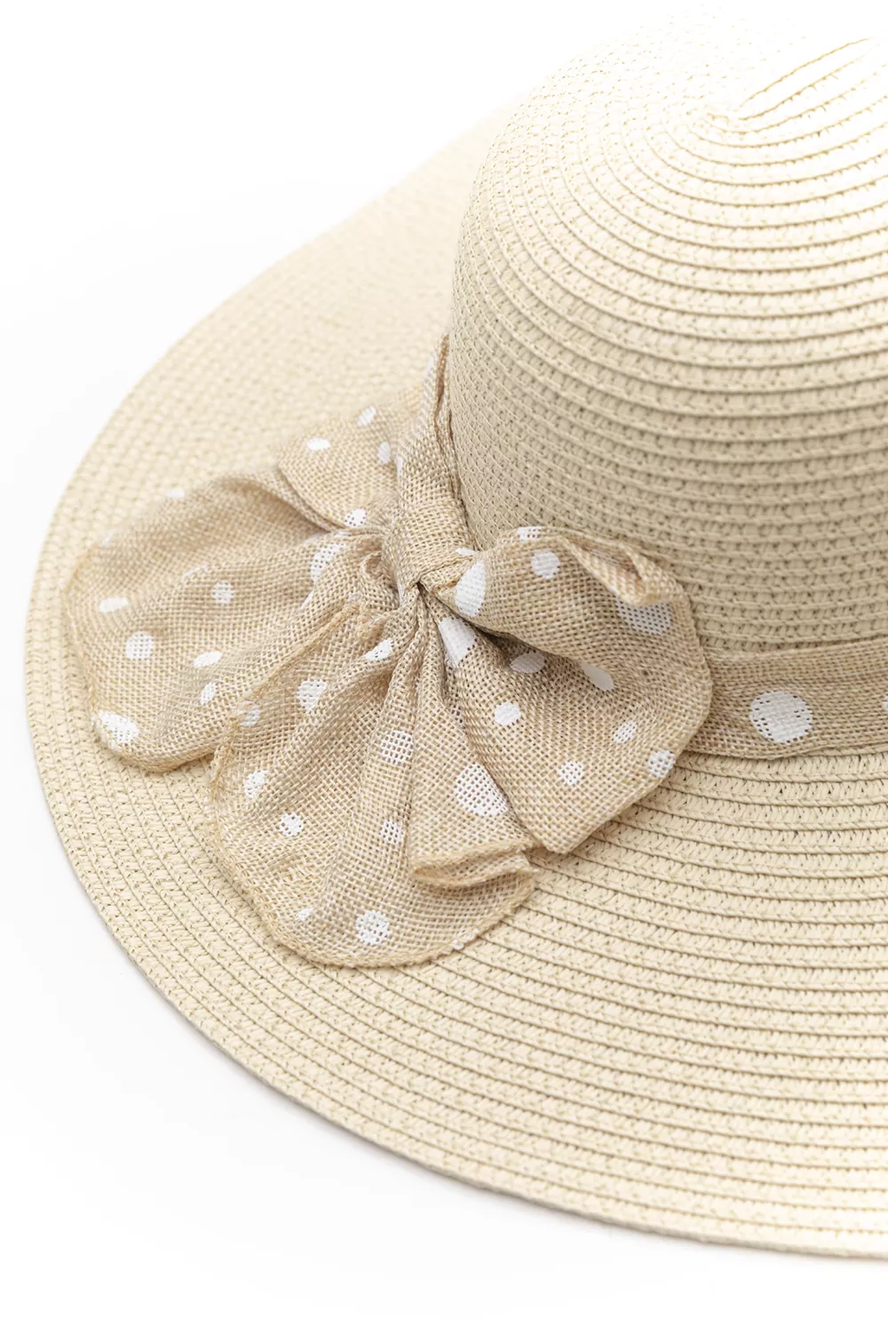 Ψάθινο καπέλο με πλατύ γείσο Ψάθινο καπέλο με πλατύ γείσο