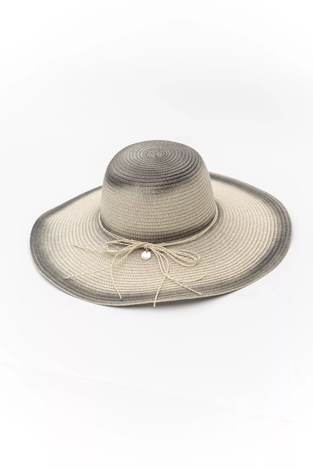 Γυναικείο ψάθινο καπέλο με διακοσμητική αλυσίδα Γυναικείο ψάθινο καπέλο με διακοσμητική αλυσίδα