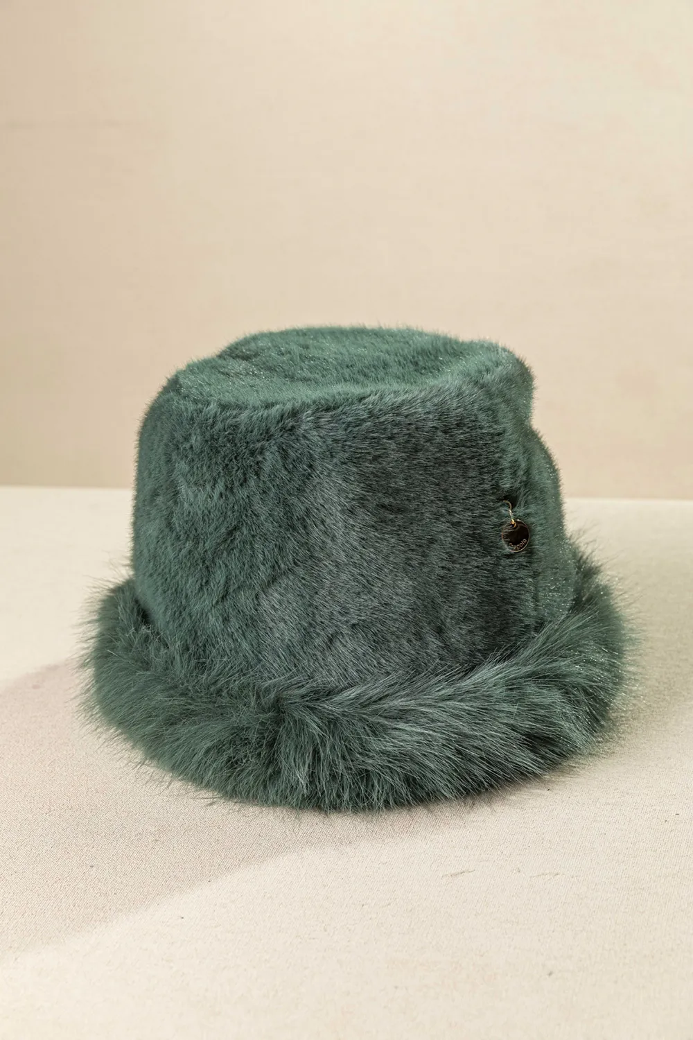 Γυναικείο καπέλο από ακρυλική γούνα Γυναικείο καπέλο από ακρυλική γούνα