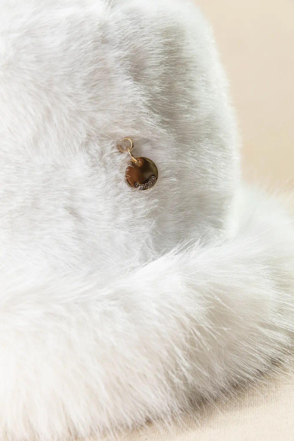 Γυναικείο καπέλο από ακρυλική γούνα Γυναικείο καπέλο από ακρυλική γούνα