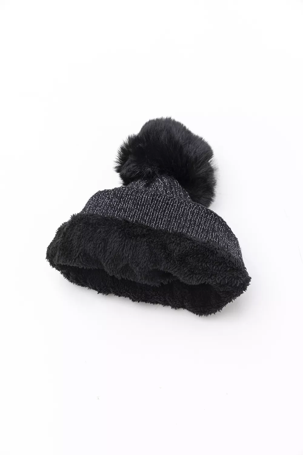 Γυναικείος σκούφος με μεταλλική κλωστή