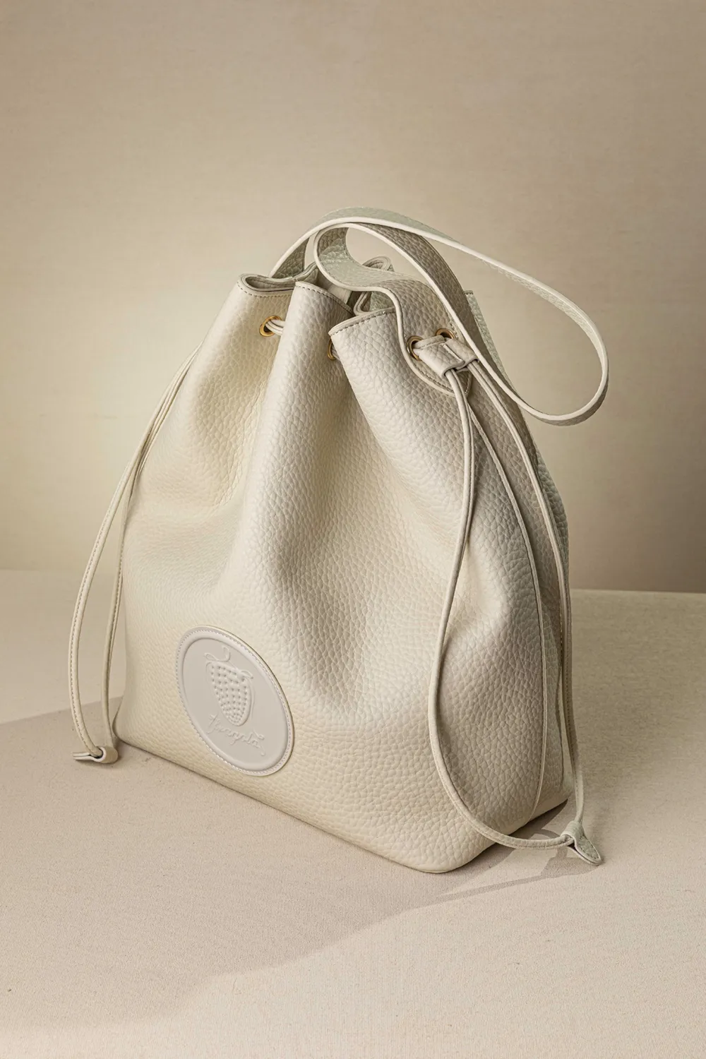 Μεγάλη τσάντα ώμου πουγκί