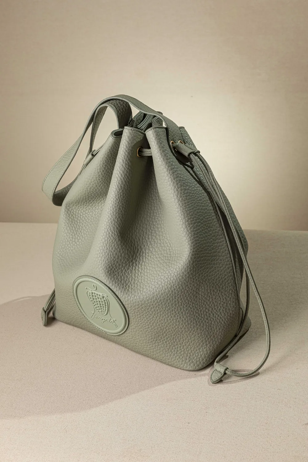 Μεγάλη τσάντα ώμου πουγκί