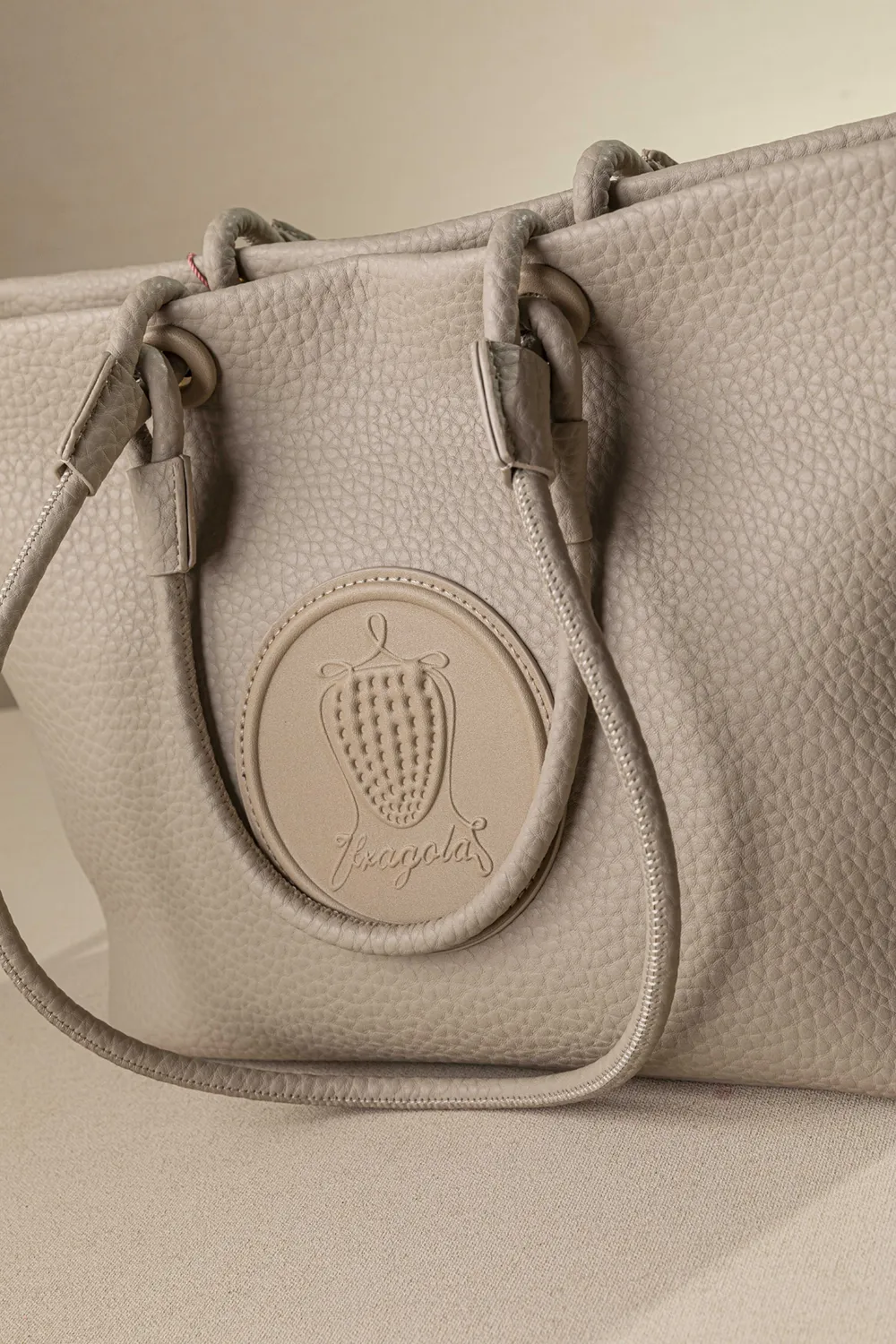 Πανάλαφρη τσάντα χειρός και ώμου