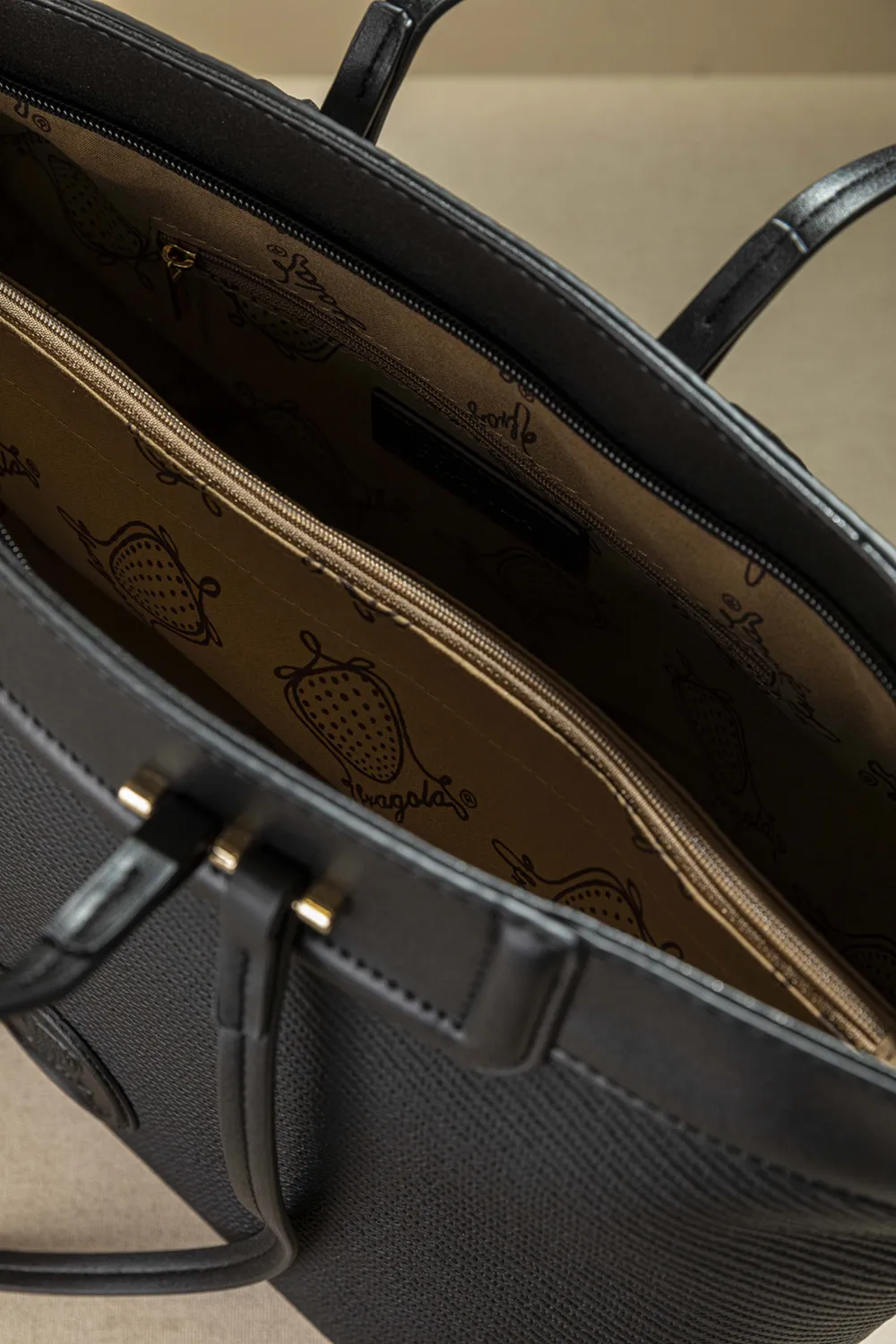 Η απόλυτη τσάντα για κάθε μέρα