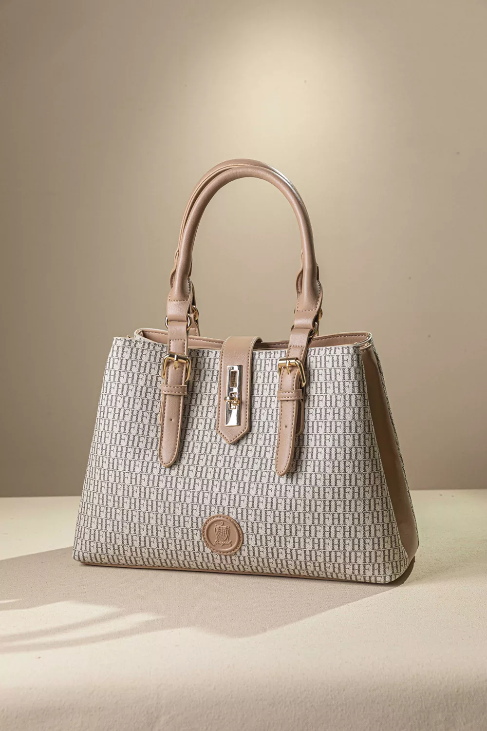 All time classic τσάντα με χρυσή κλειδαριά