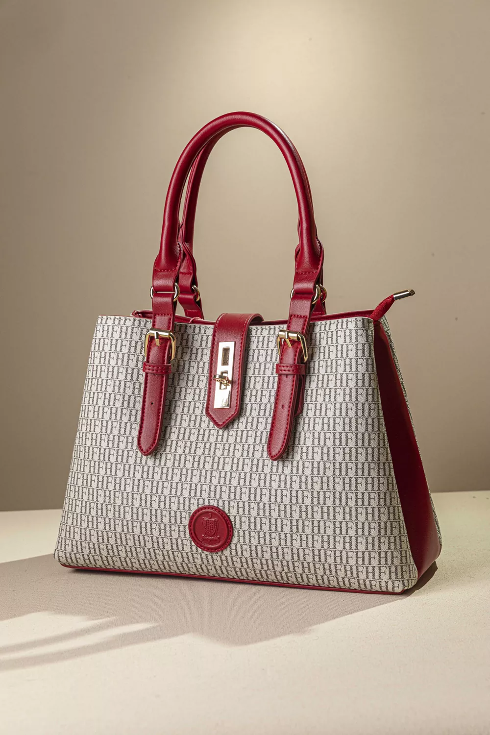 All time classic τσάντα με χρυσή κλειδαριά