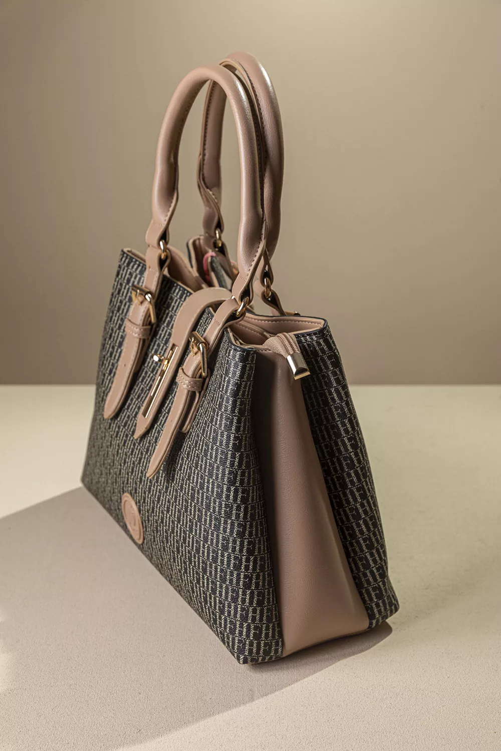 All time classic τσάντα με χρυσή κλειδαριά