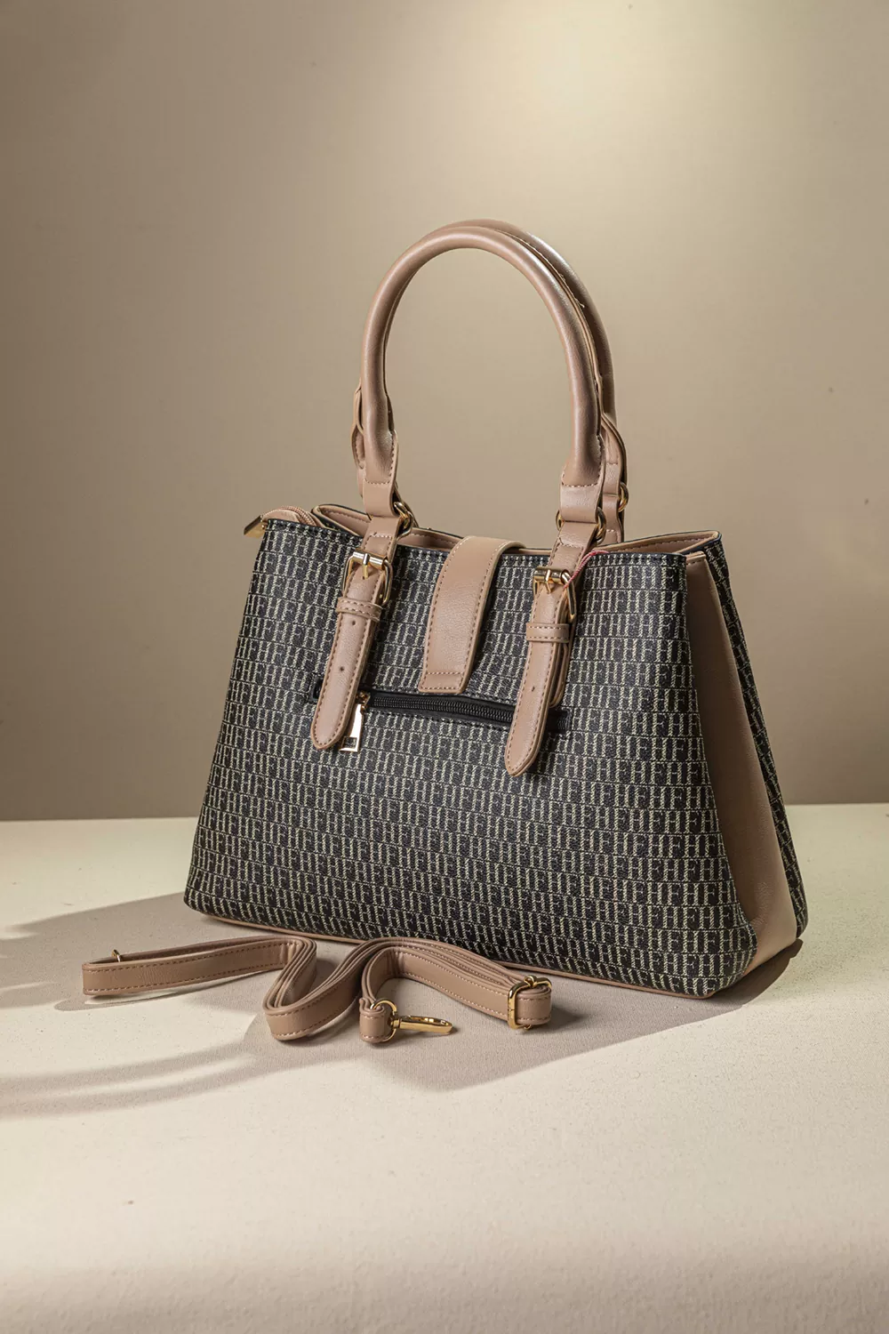 All time classic τσάντα με χρυσή κλειδαριά