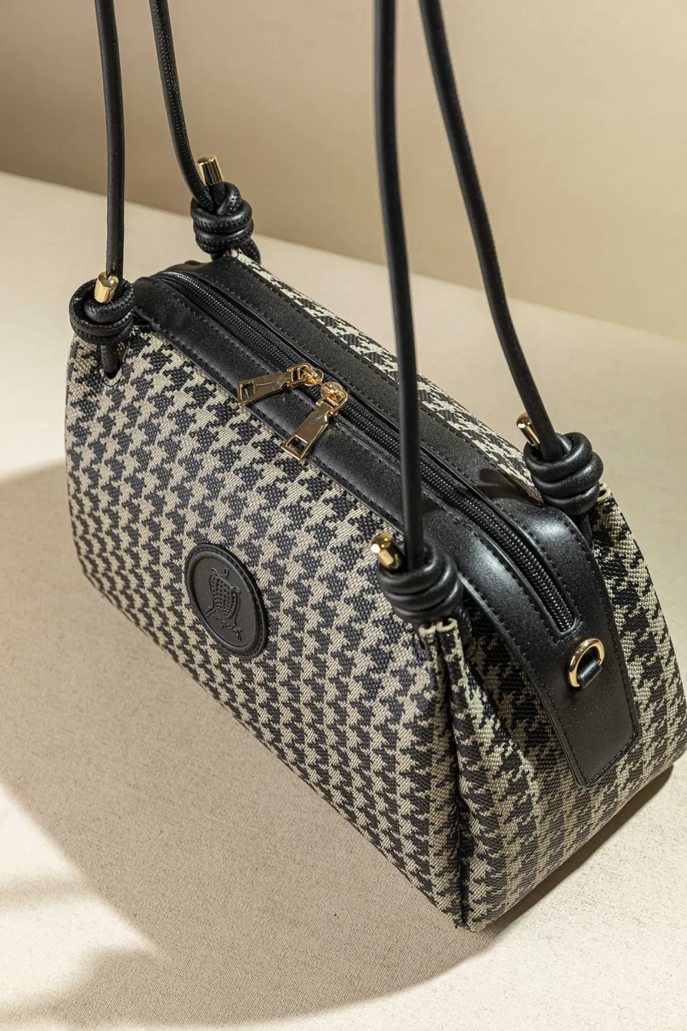 Exclusive τσάντα ώμου για απόλυτο στυλ