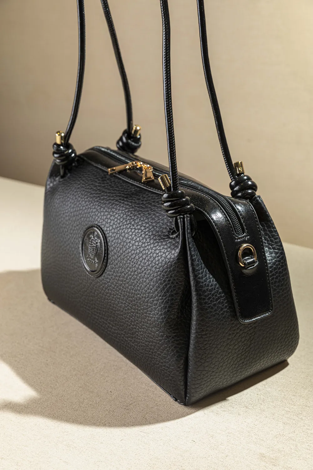 Exclusive τσάντα ώμου για απόλυτο στυλ