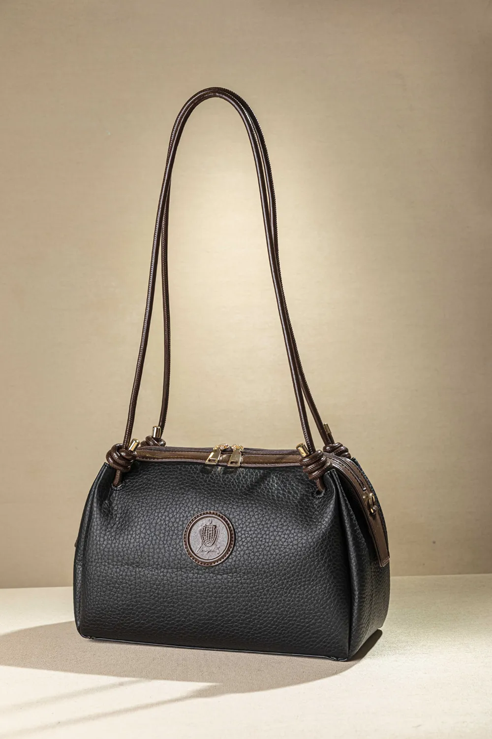 Exclusive τσάντα ώμου για απόλυτο στυλ