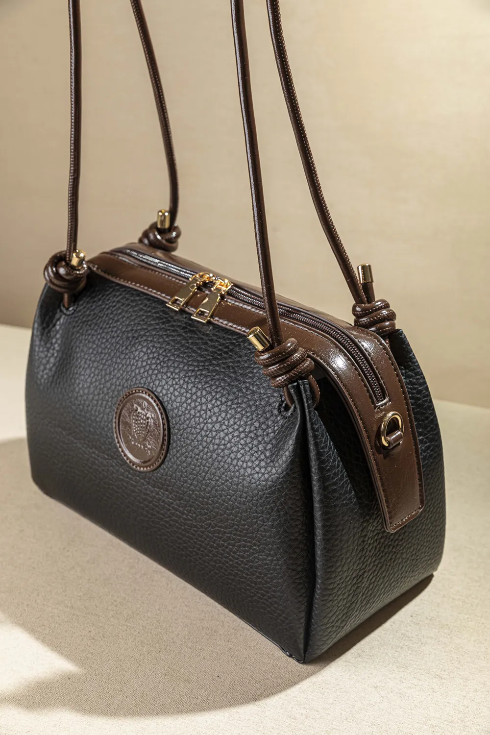 Exclusive τσάντα ώμου για απόλυτο στυλ