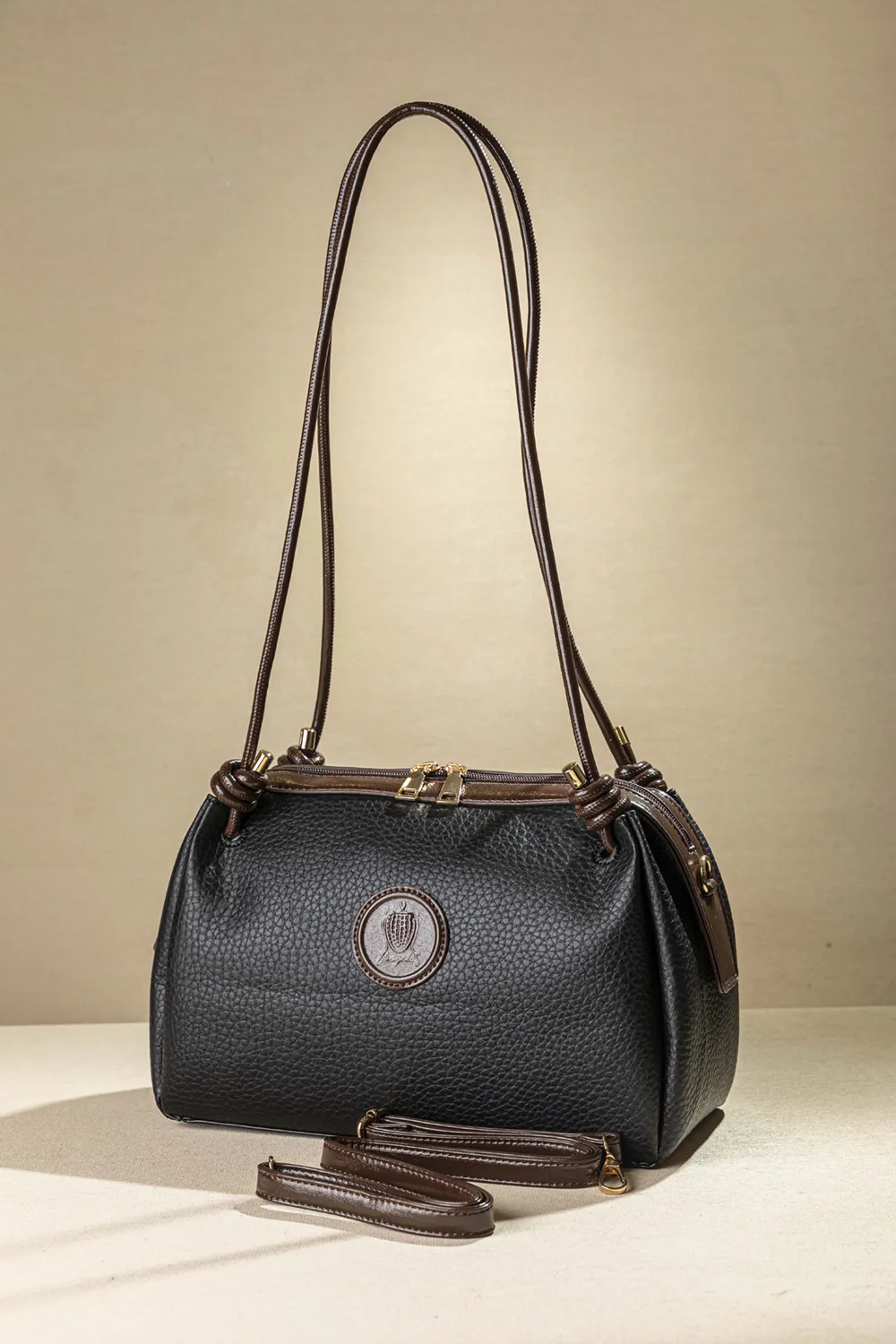 Exclusive τσάντα ώμου για απόλυτο στυλ