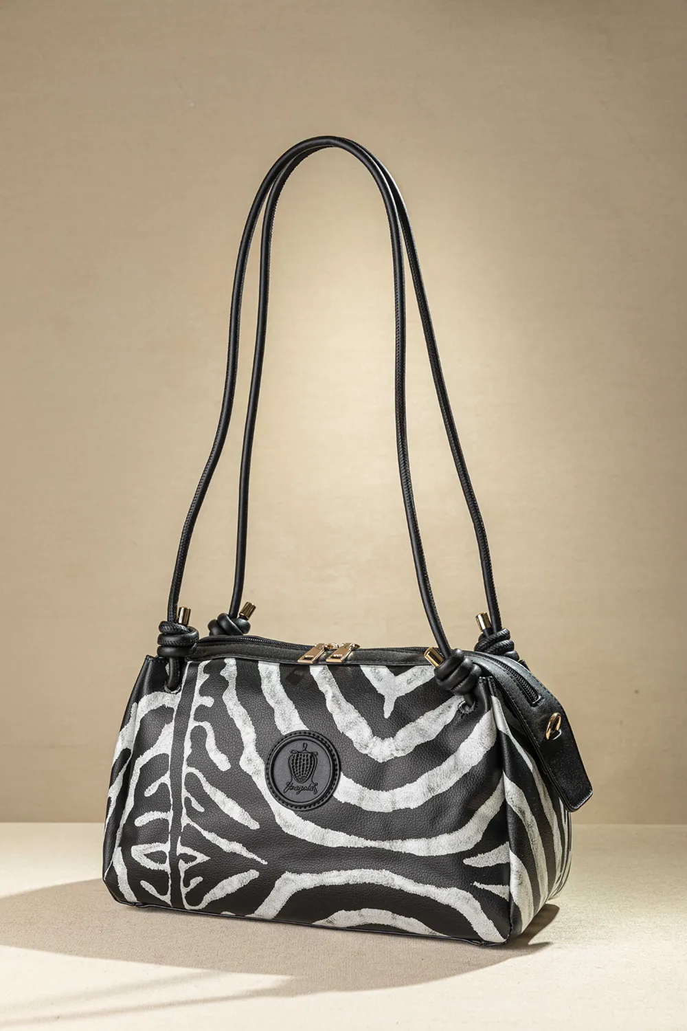 Exclusive τσάντα ώμου για απόλυτο στυλ