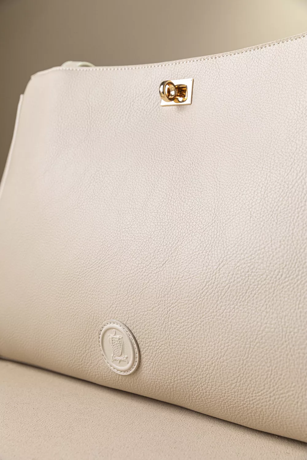 Κομψή και πρακτική τσάντα ώμου/ Tote bag