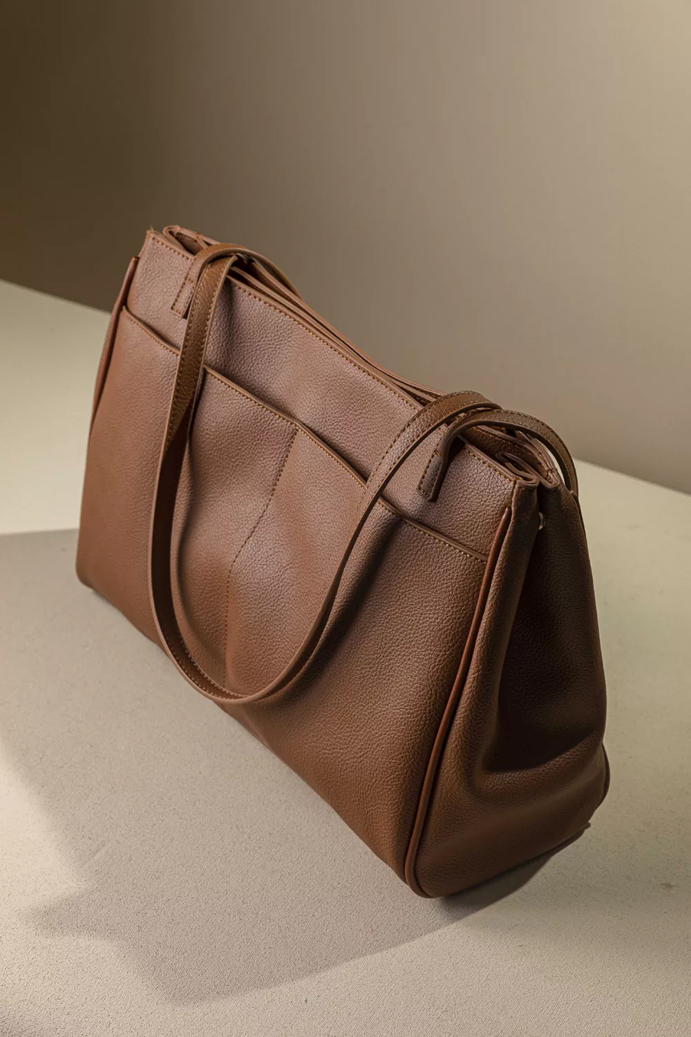 Κομψή και πρακτική τσάντα ώμου/ Tote bag