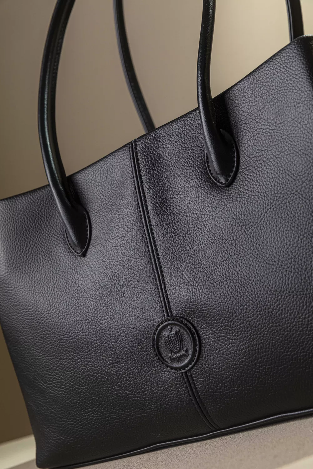 Κομψή γυναικεία τσάντα