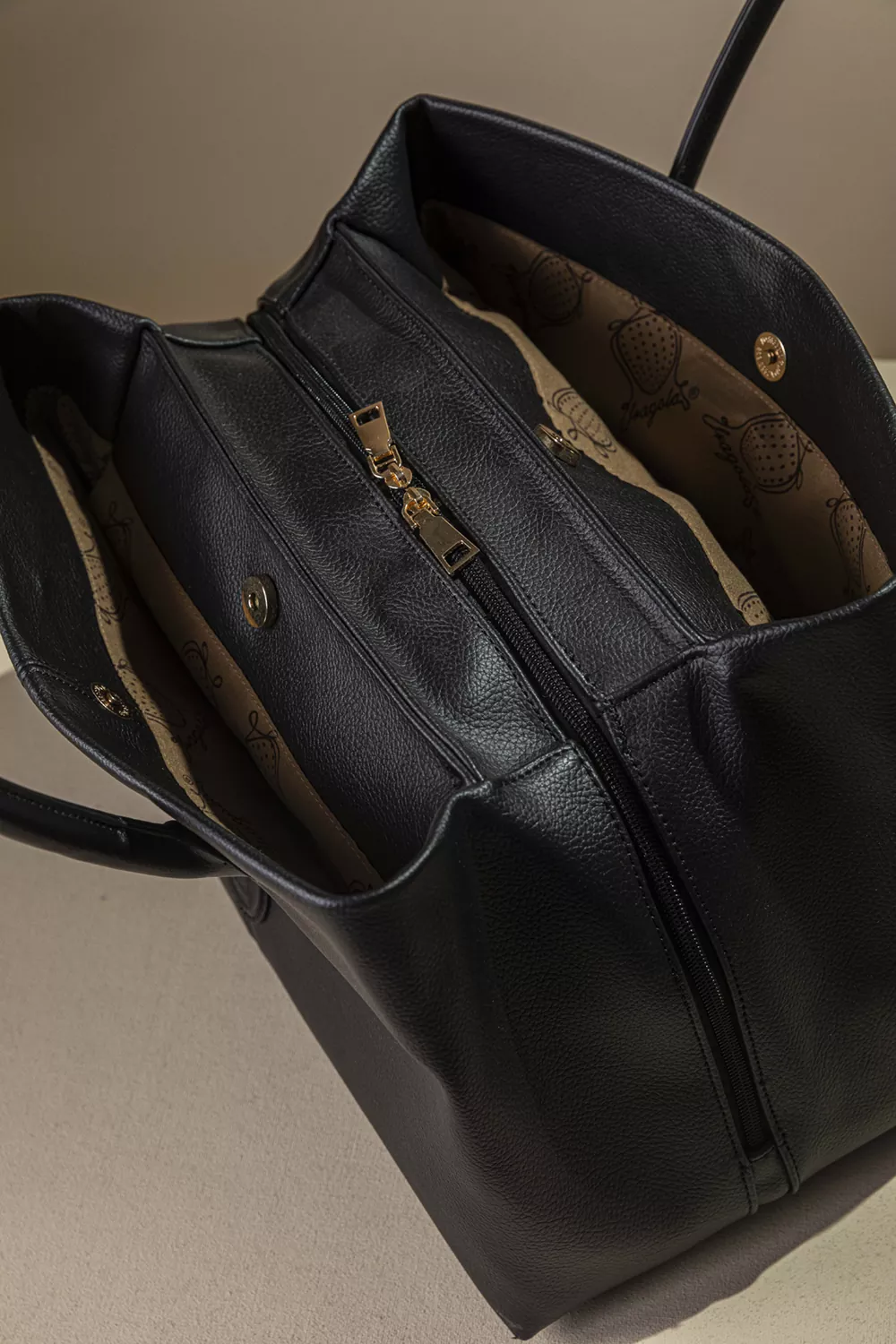 Κομψή γυναικεία τσάντα