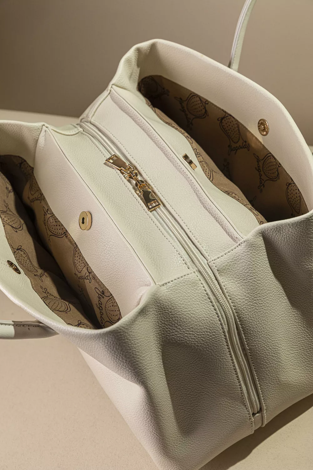 Κομψή γυναικεία τσάντα