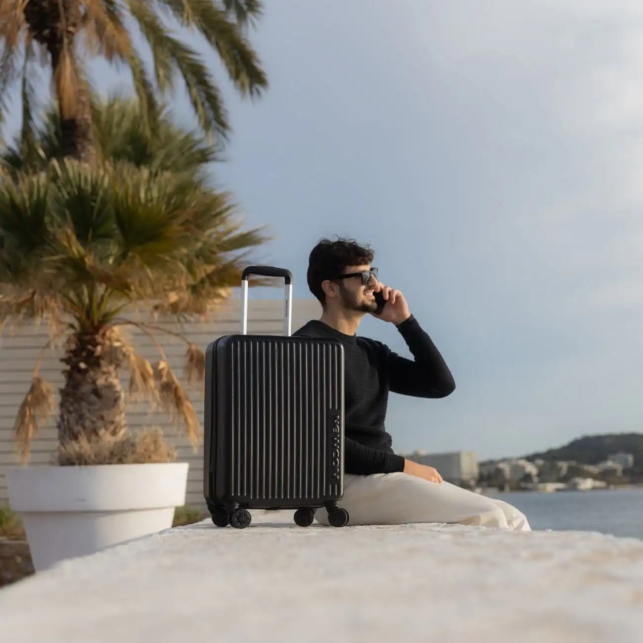 Βαλίτσα καμπίνας σκληρή Newcom (ABS+PC) N1490/50 μαύρο