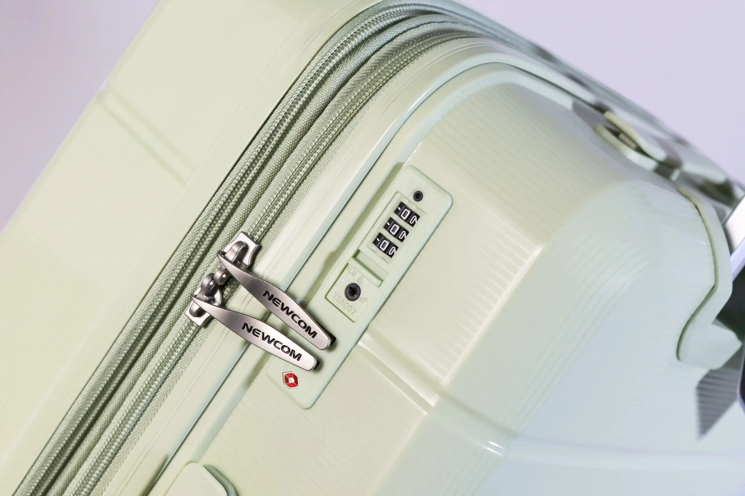 Βαλίτσα σκληρή Newcom (PP) μεγάλη N1595/70 Πράσινο