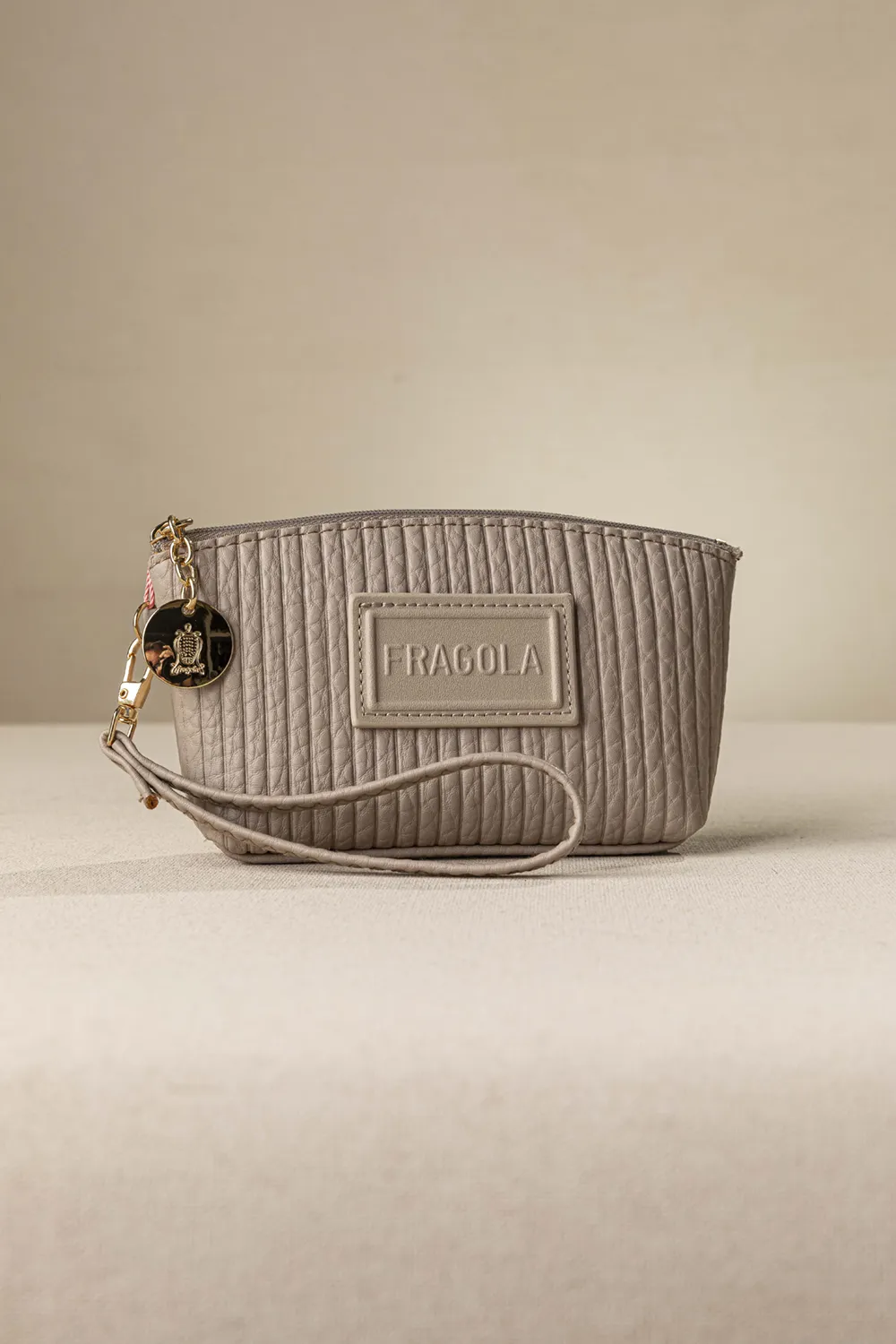 Νεσεσέρ χειρός Νεσεσέρ χειρός