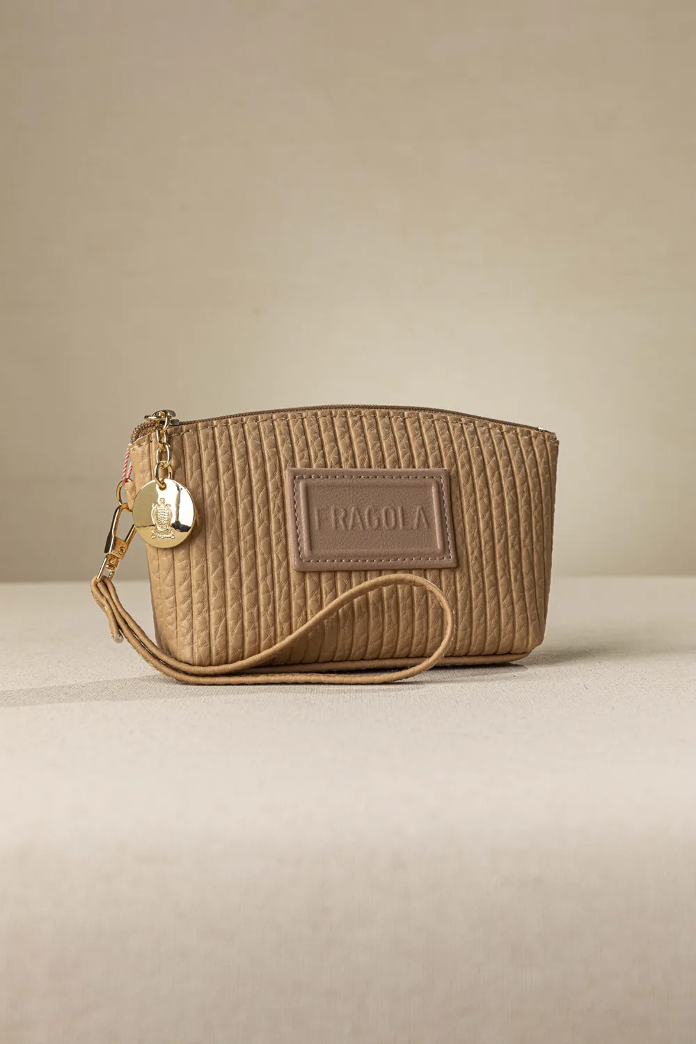 Νεσεσέρ χειρός Νεσεσέρ χειρός