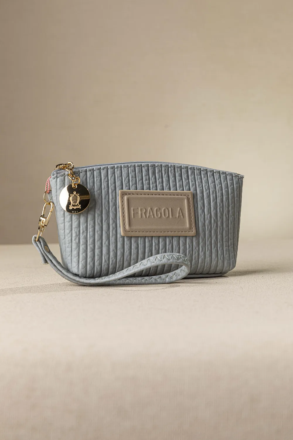 Νεσεσέρ χειρός Νεσεσέρ χειρός