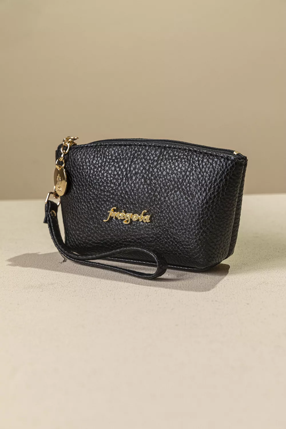 Πορτοφόλι – Νεσεσέρ χειρός με αποσπώμενη χειρολαβή Πορτοφόλι – Νεσεσέρ χειρός με αποσπώμενη χειρολαβή