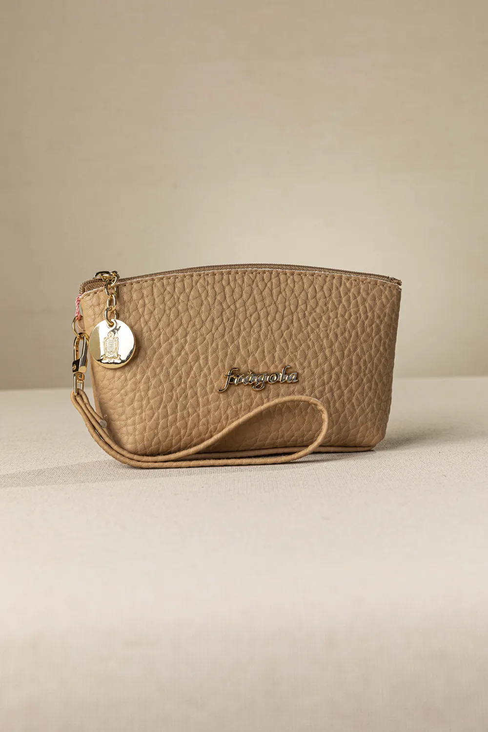 Πορτοφόλι – Νεσεσέρ χειρός με αποσπώμενη χειρολαβή Πορτοφόλι – Νεσεσέρ χειρός με αποσπώμενη χειρολαβή