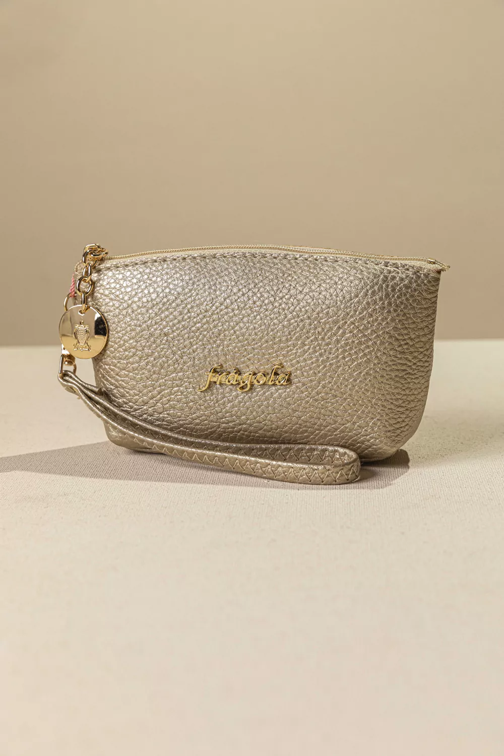 Πορτοφόλι – Νεσεσέρ χειρός με αποσπώμενη χειρολαβή