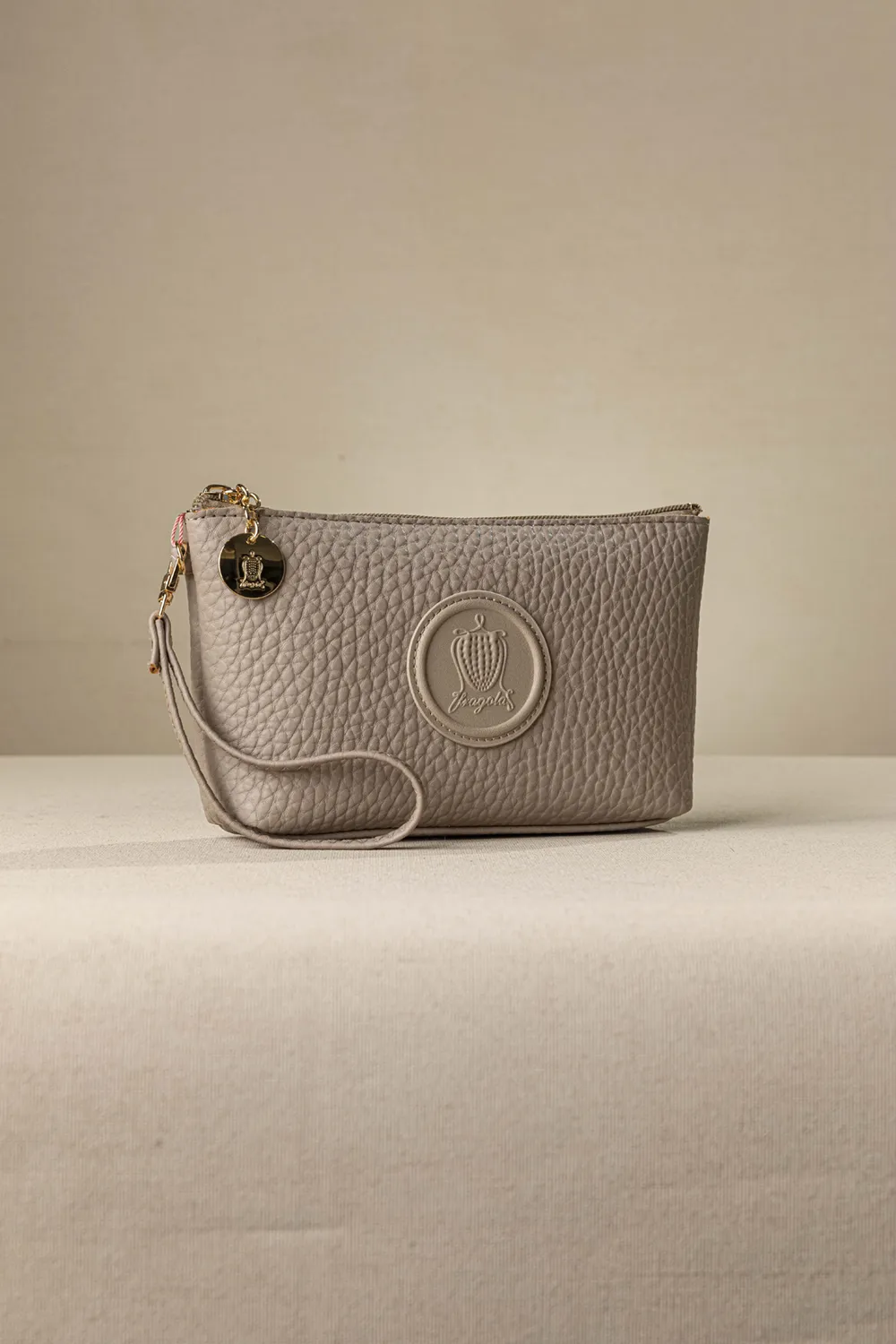 Νεσεσέρ χειρός με αποσπώμενη χειρολαβή Νεσεσέρ χειρός με αποσπώμενη χειρολαβή