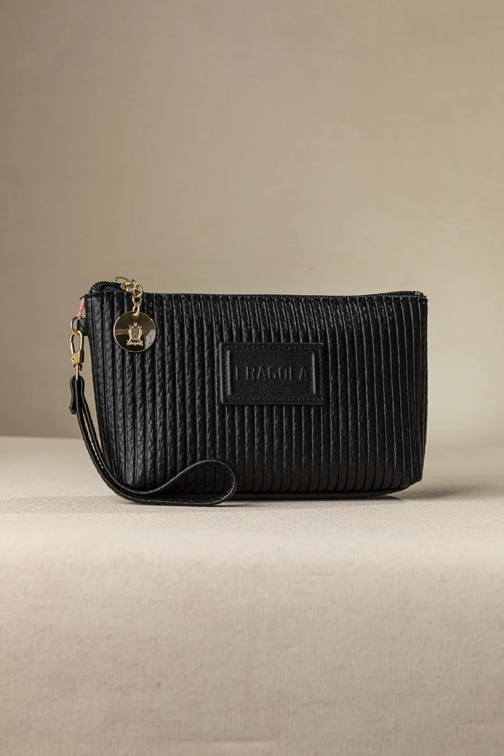 Νεσεσέρ χειρός με αποσπώμενη χειρολαβή Νεσεσέρ χειρός με αποσπώμενη χειρολαβή