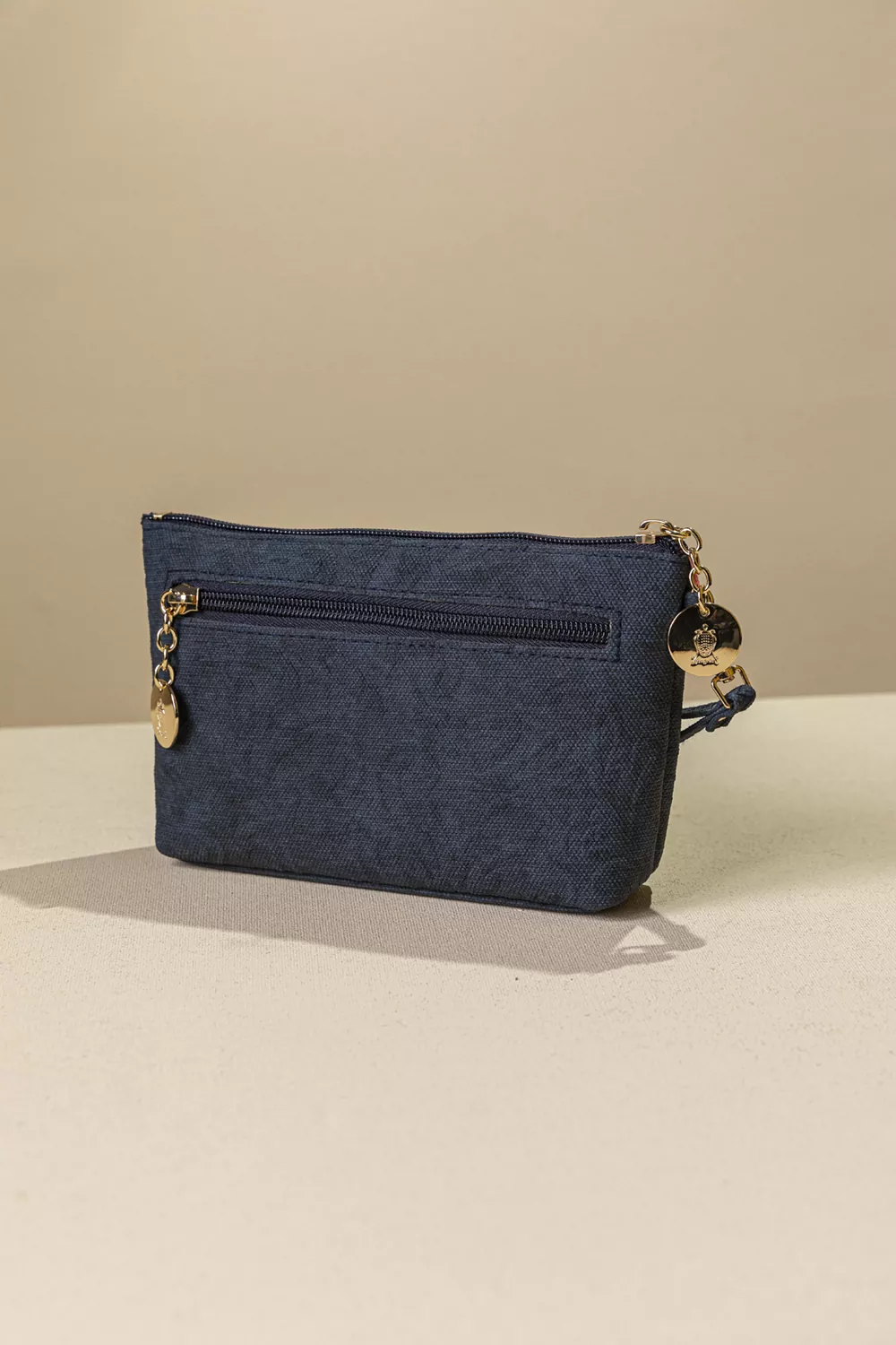 Νεσεσέρ χειρός μεσαίου μεγέθους με αποσπώμενη χειρολαβή Νεσεσέρ χειρός μεσαίου μεγέθους με αποσπώμενη χειρολαβή